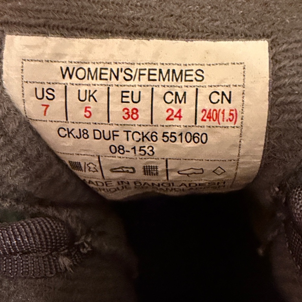 The North Face Gray and Black Fleece Jacket - Picture 10 of 10